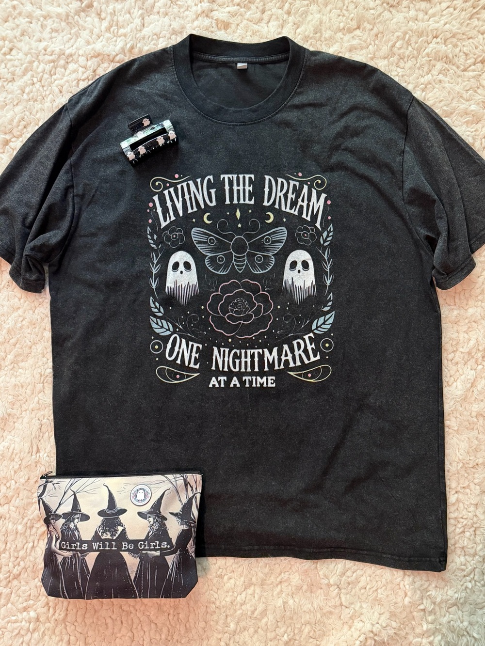 NEW Living The Dream Halloween Tee T-Shirt Ghost Claw Clip Witch Bag Pin Set XL